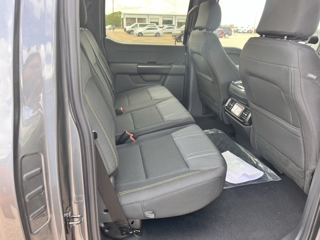 2025 Ford F-150 STX photo 18