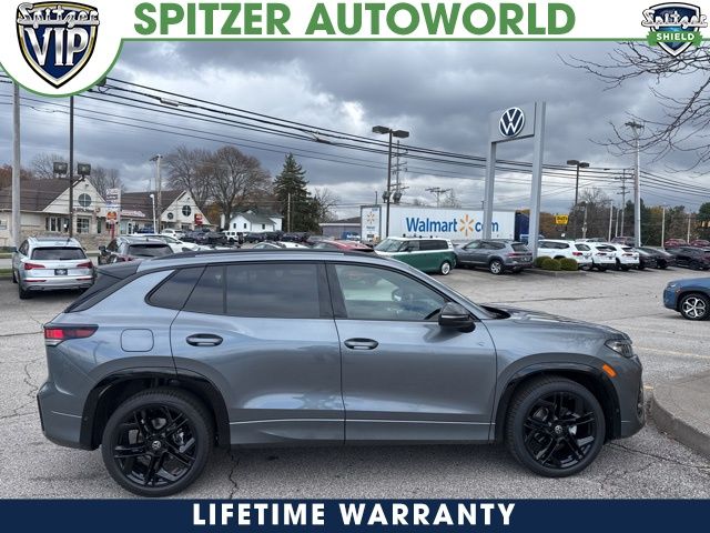 2026 Volkswagen Tiguan SE R-LINE BLACK's photo