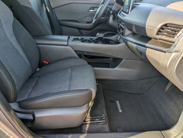 2023 Nissan Rogue SV photo 24