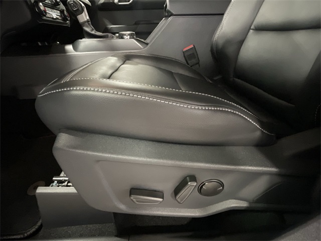 2025 Ford Bronco Outer Banks photo 18