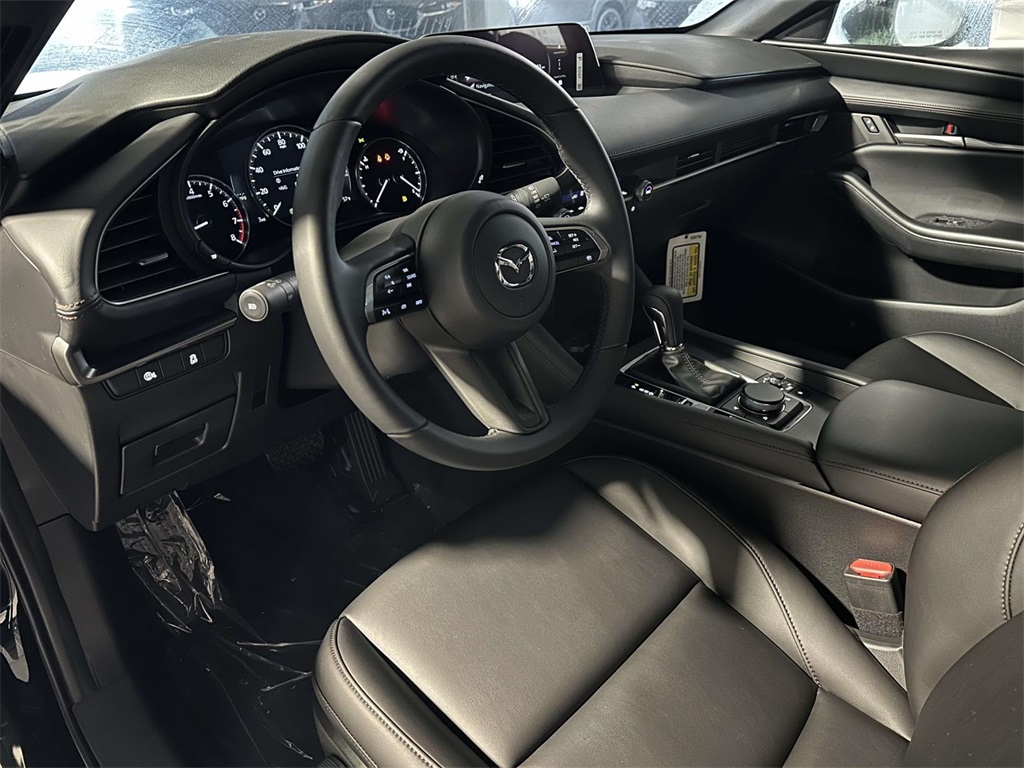 2026 Mazda Mazda3 Hatchback 2.5 Select Sport photo 2