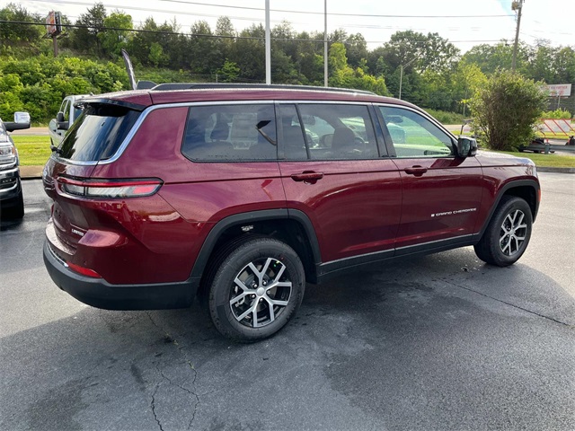 2025 Jeep Grand Cherokee Limited photo 3