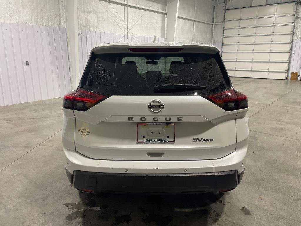 2024 Nissan Rogue SV photo 4