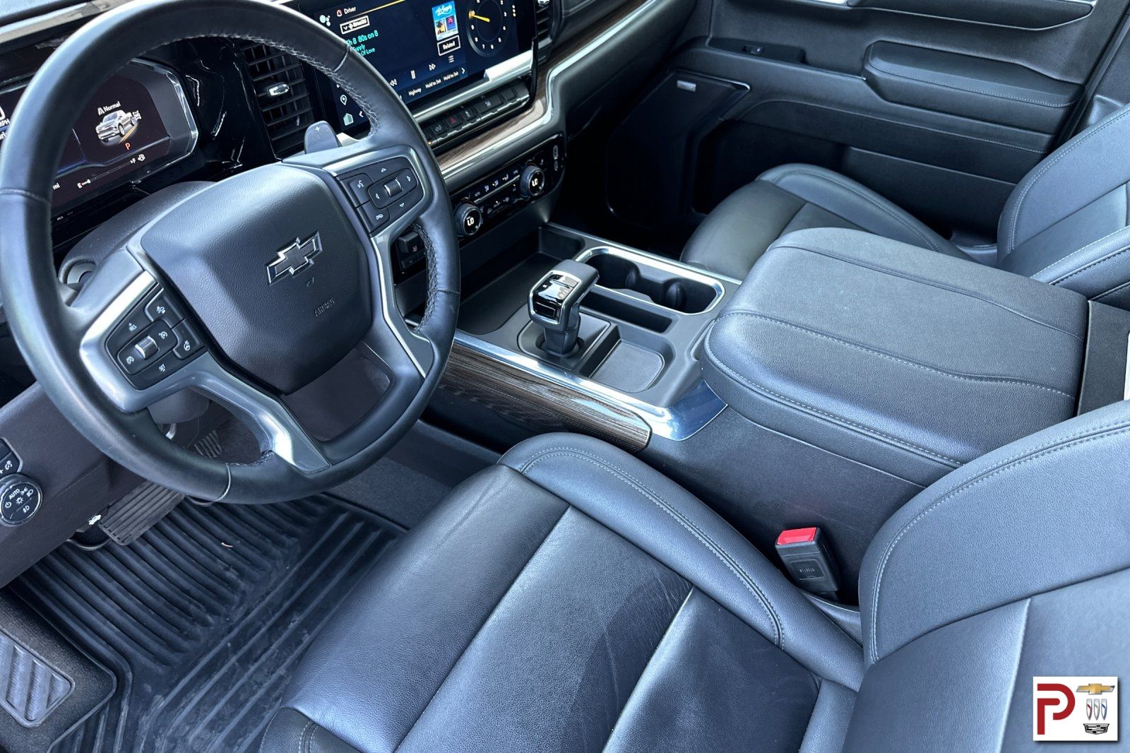 2024 Chevrolet Silverado 1500 RST photo 10