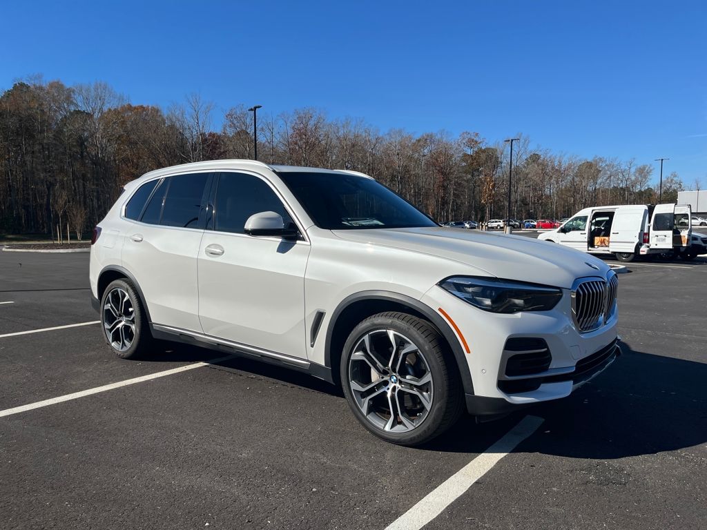 2022 BMW X5 40i's photo