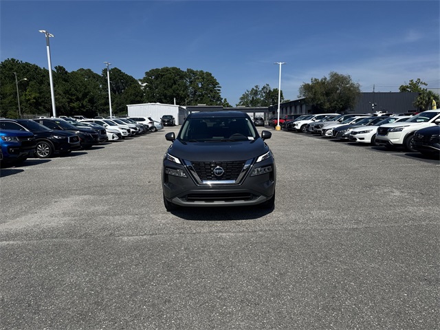 2021 Nissan Rogue SV photo 2