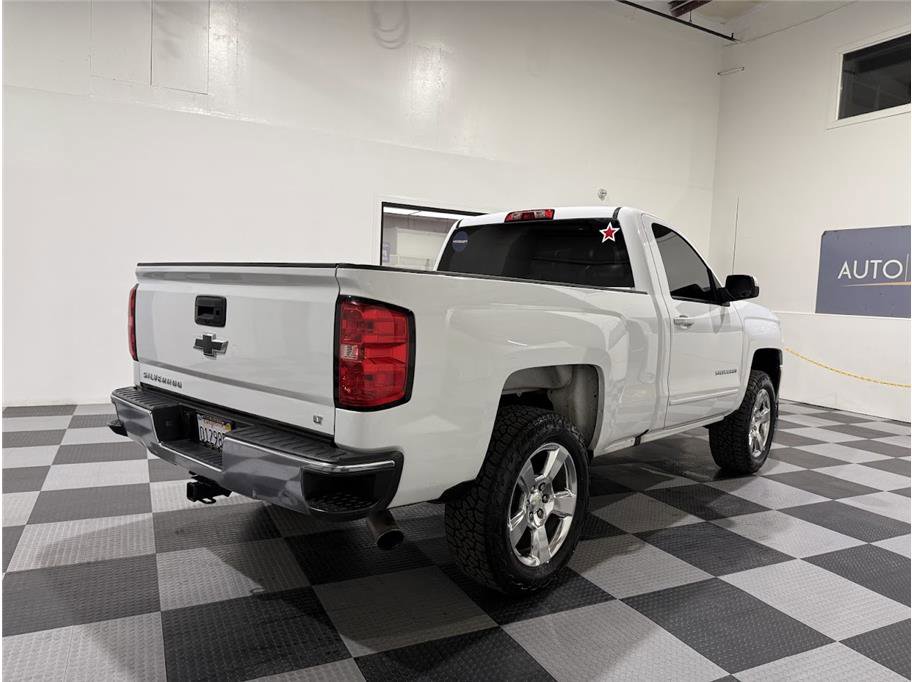2016 Chevrolet Silverado 1500 LT photo 4