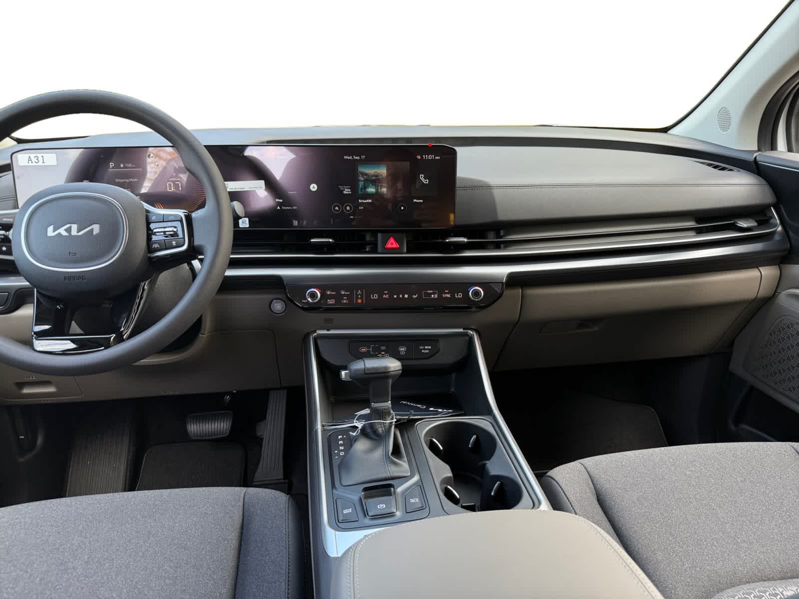 2026 Kia Carnival LX photo 9
