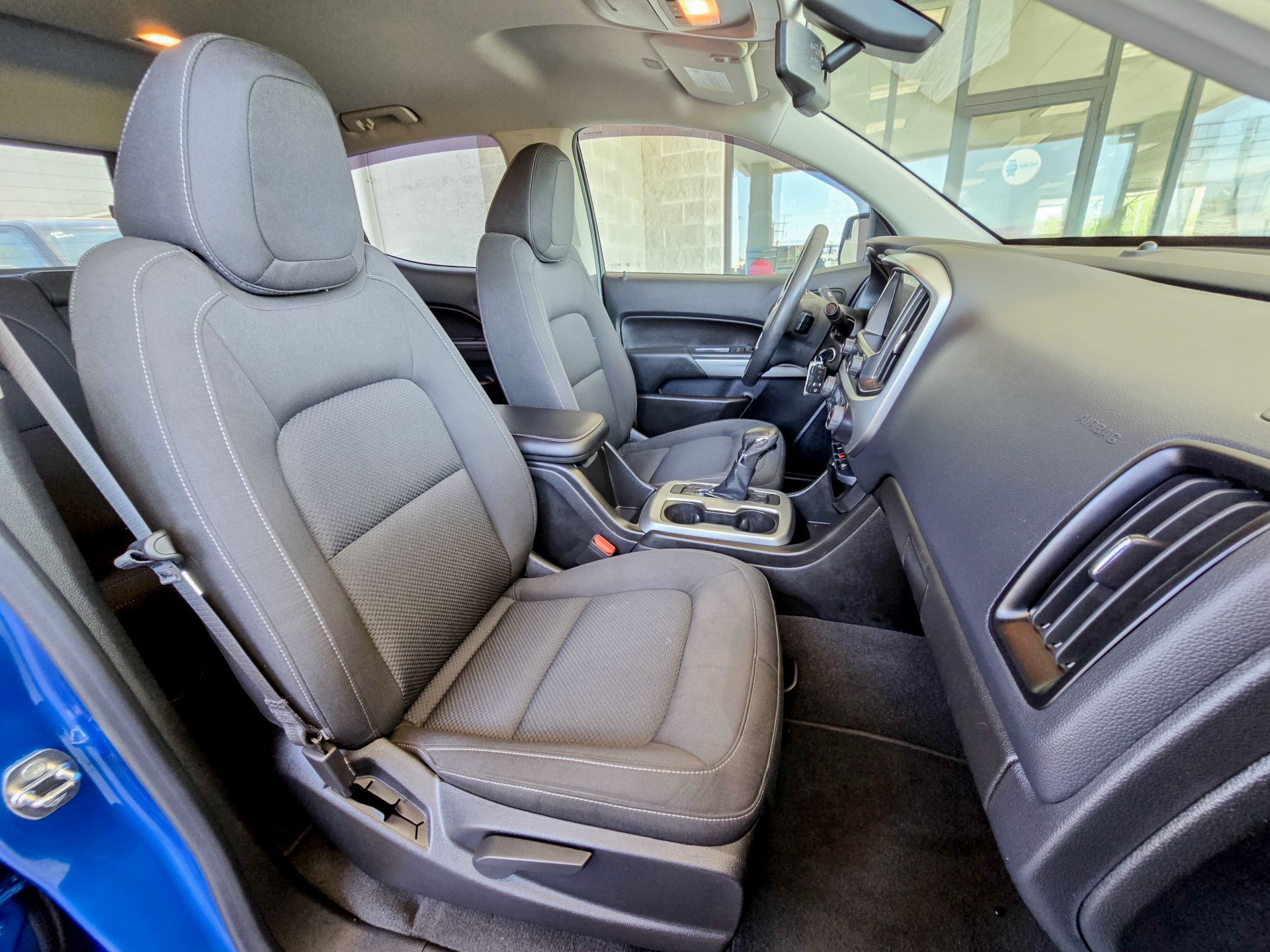 2022 Chevrolet Colorado LT photo 23