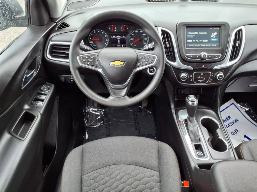 2018 Chevrolet Equinox LT photo 3