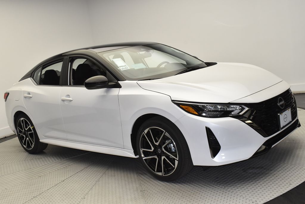 2025 Nissan Sentra SR photo 3