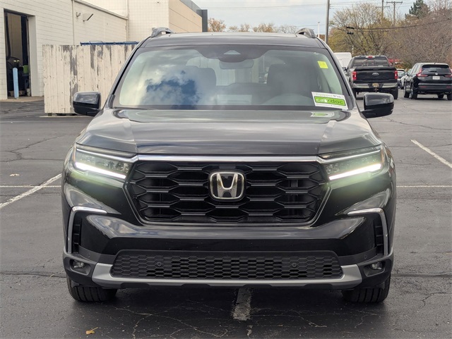 2025 Honda Pilot Touring photo 3