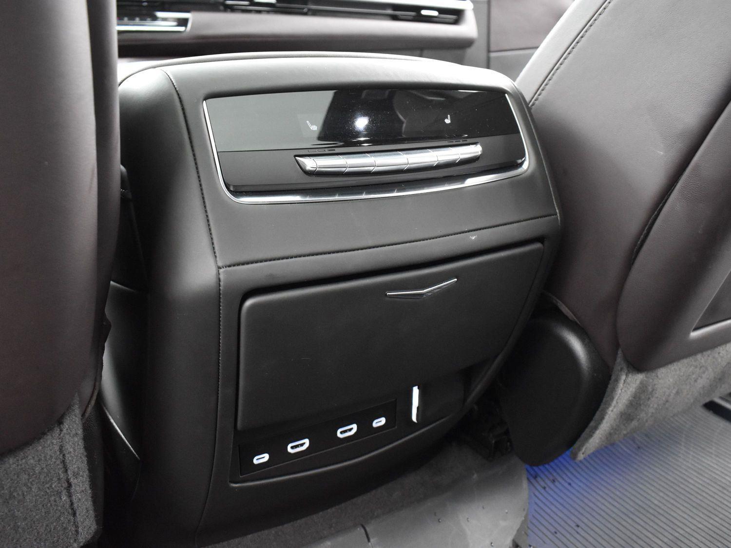 2024 Cadillac Escalade Sport Platinum photo 34