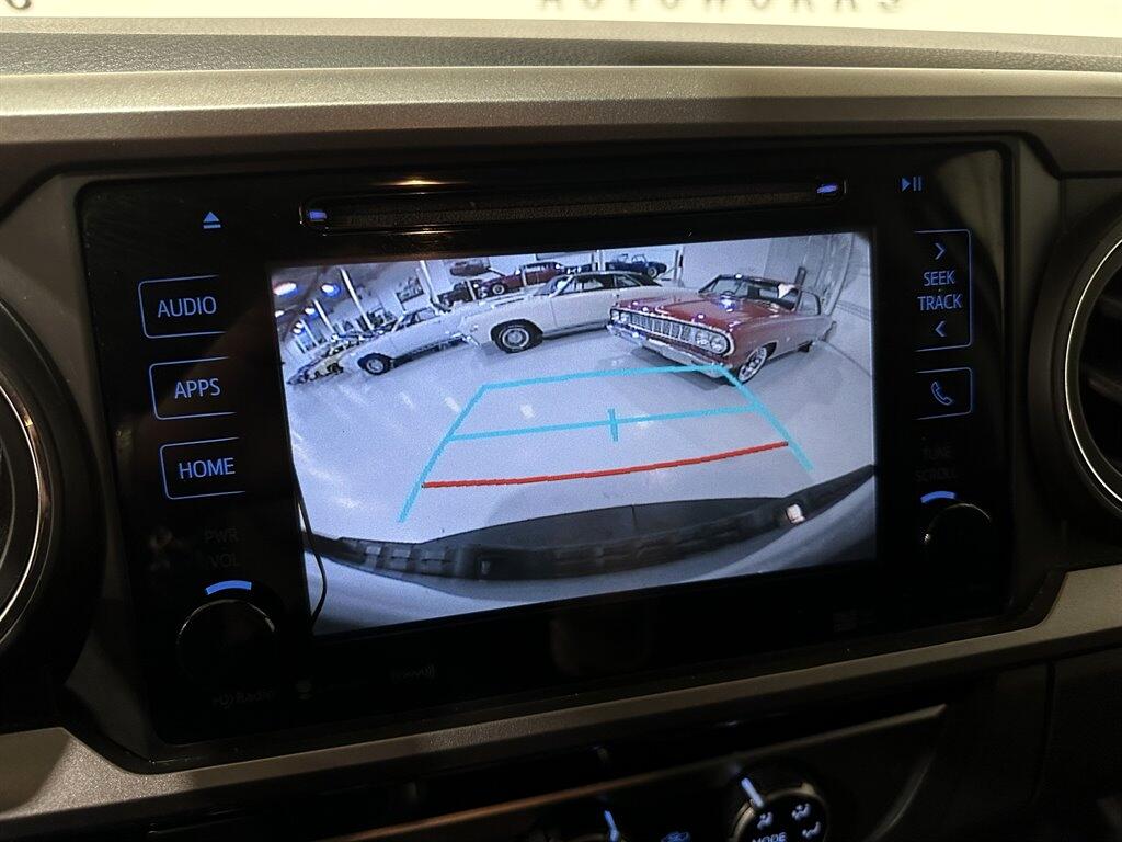 2018 Toyota Tacoma SR5 photo 18