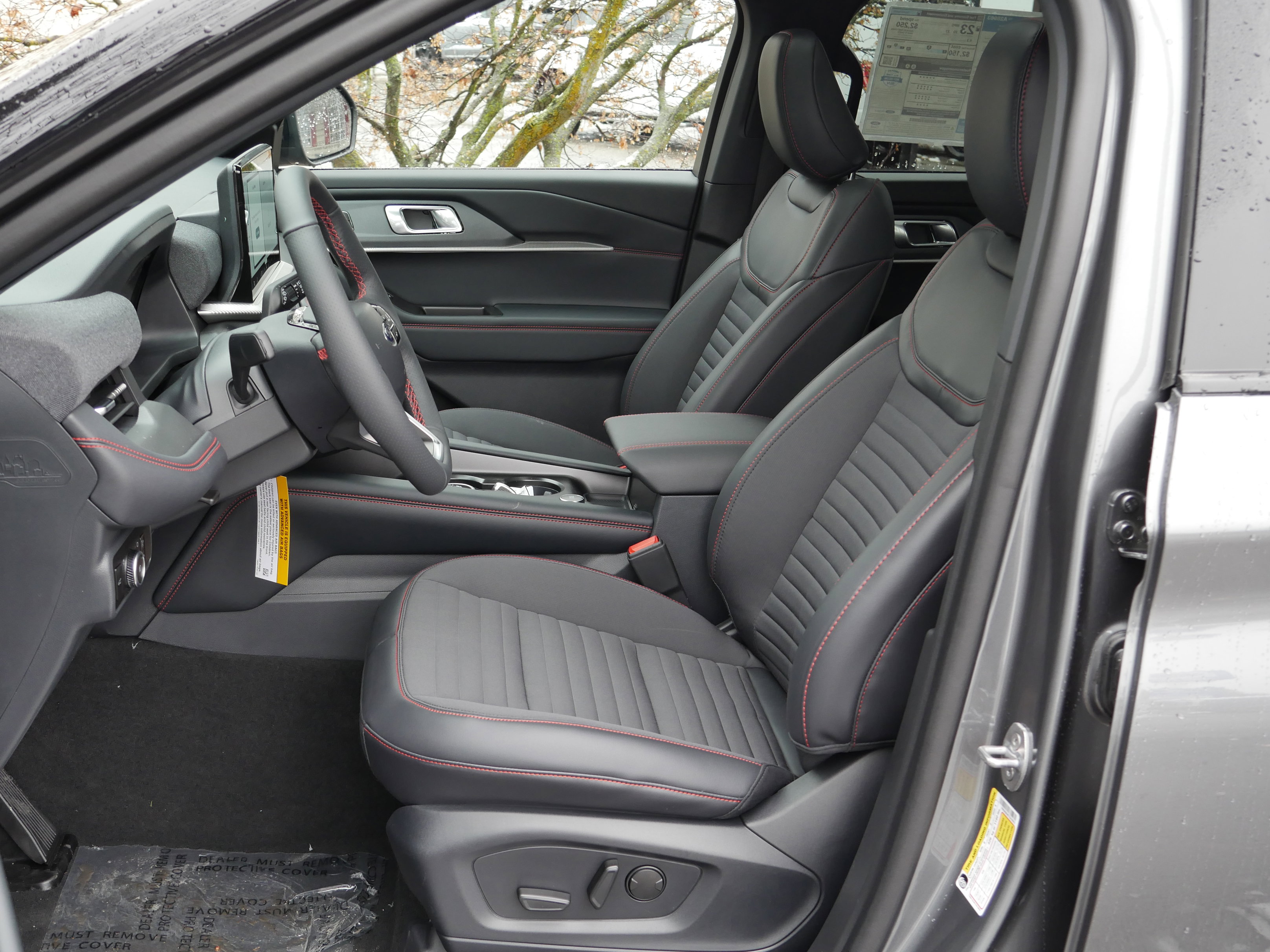 2026 Ford Explorer ST-Line photo 2