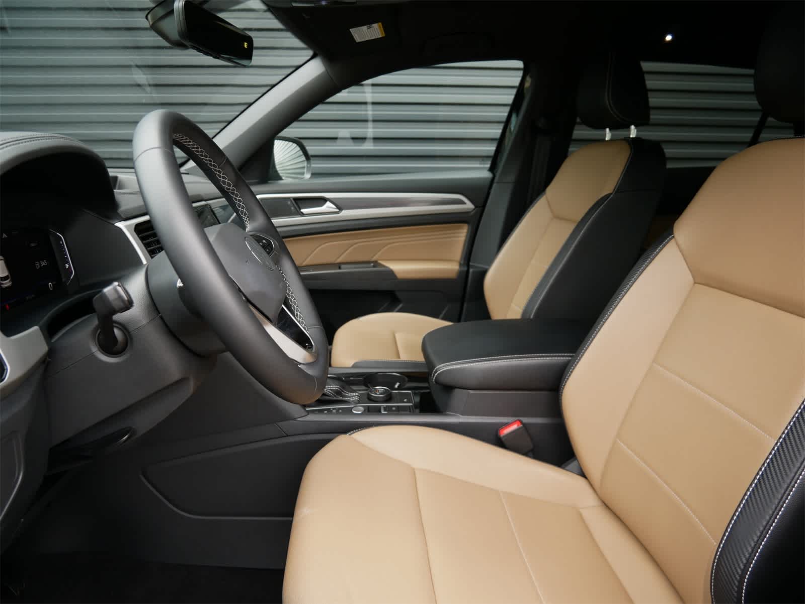 2022 Volkswagen Atlas Cross Sport V6 SE Technology photo 5