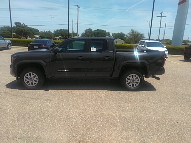 2025 Toyota Tacoma SR5 photo 2
