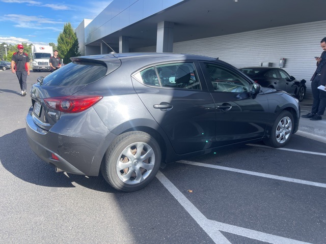 2015 Mazda Mazda3 i Sport photo 3