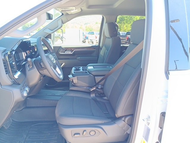 2025 Gmc Sierra 2500 HD SLE photo 6
