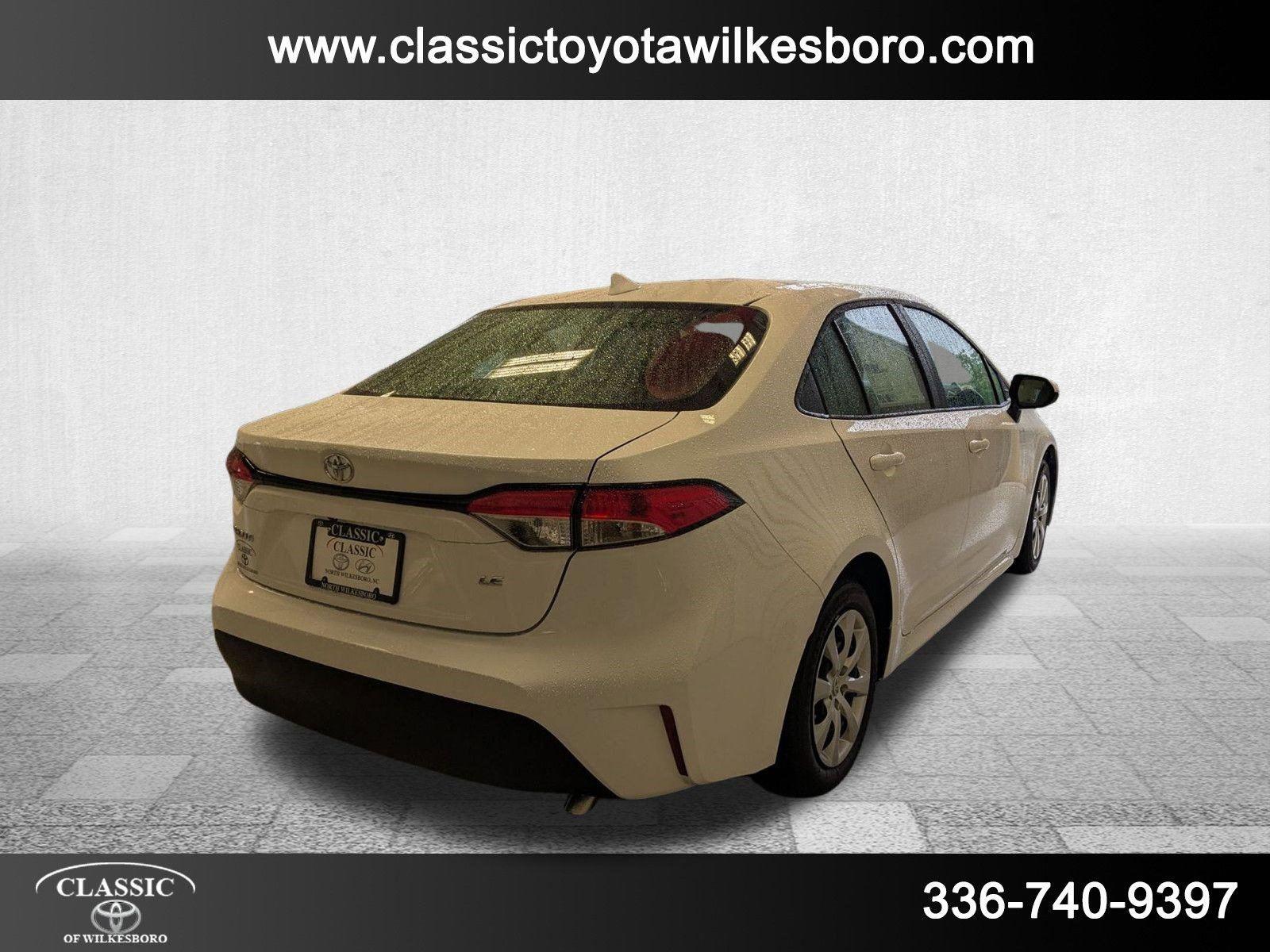 2025 Toyota Corolla LE photo 3