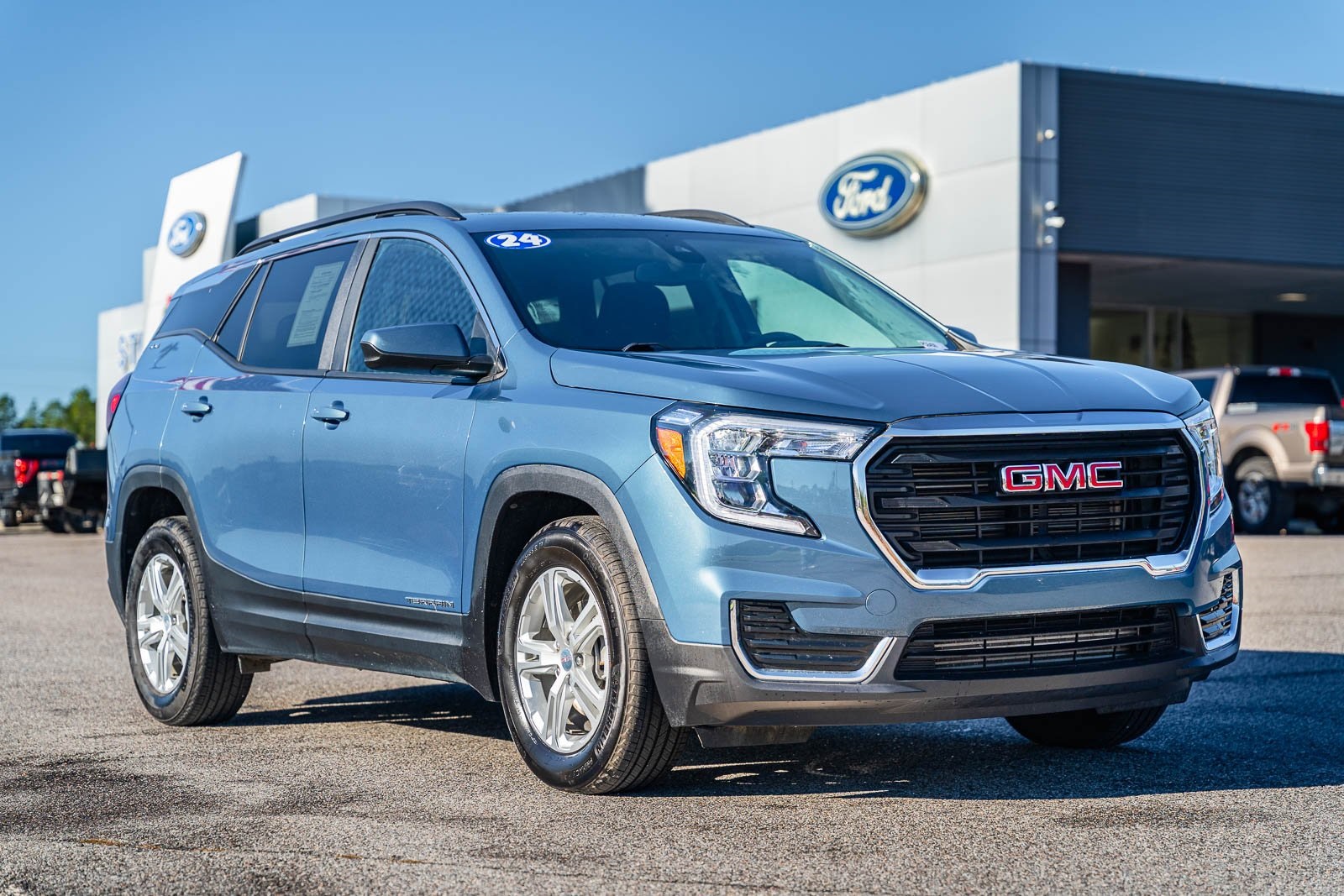 2024 GMC Terrain SLE's photo