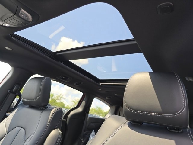 2026 Chrysler Pacifica photo 5