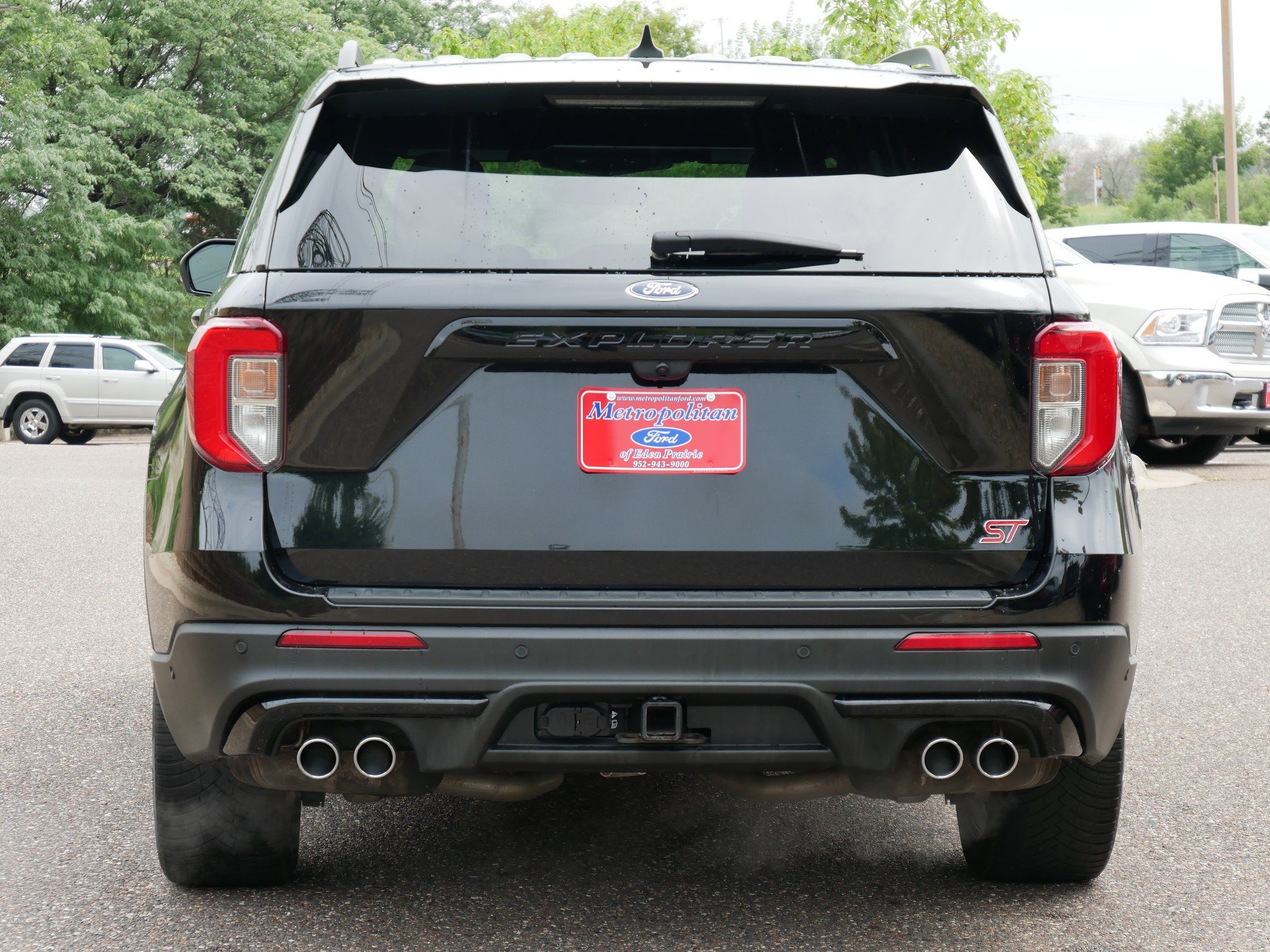 2022 Ford Explorer ST photo 2