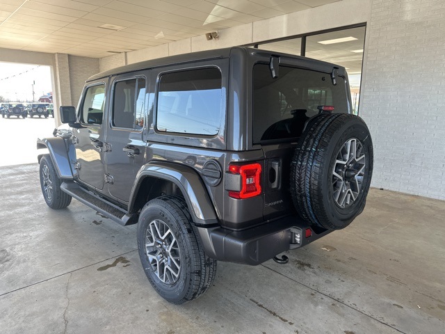 2025 Jeep Wrangler Sahara photo 3