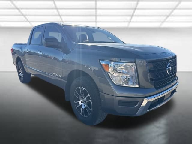 2021 Nissan Titan SV's photo
