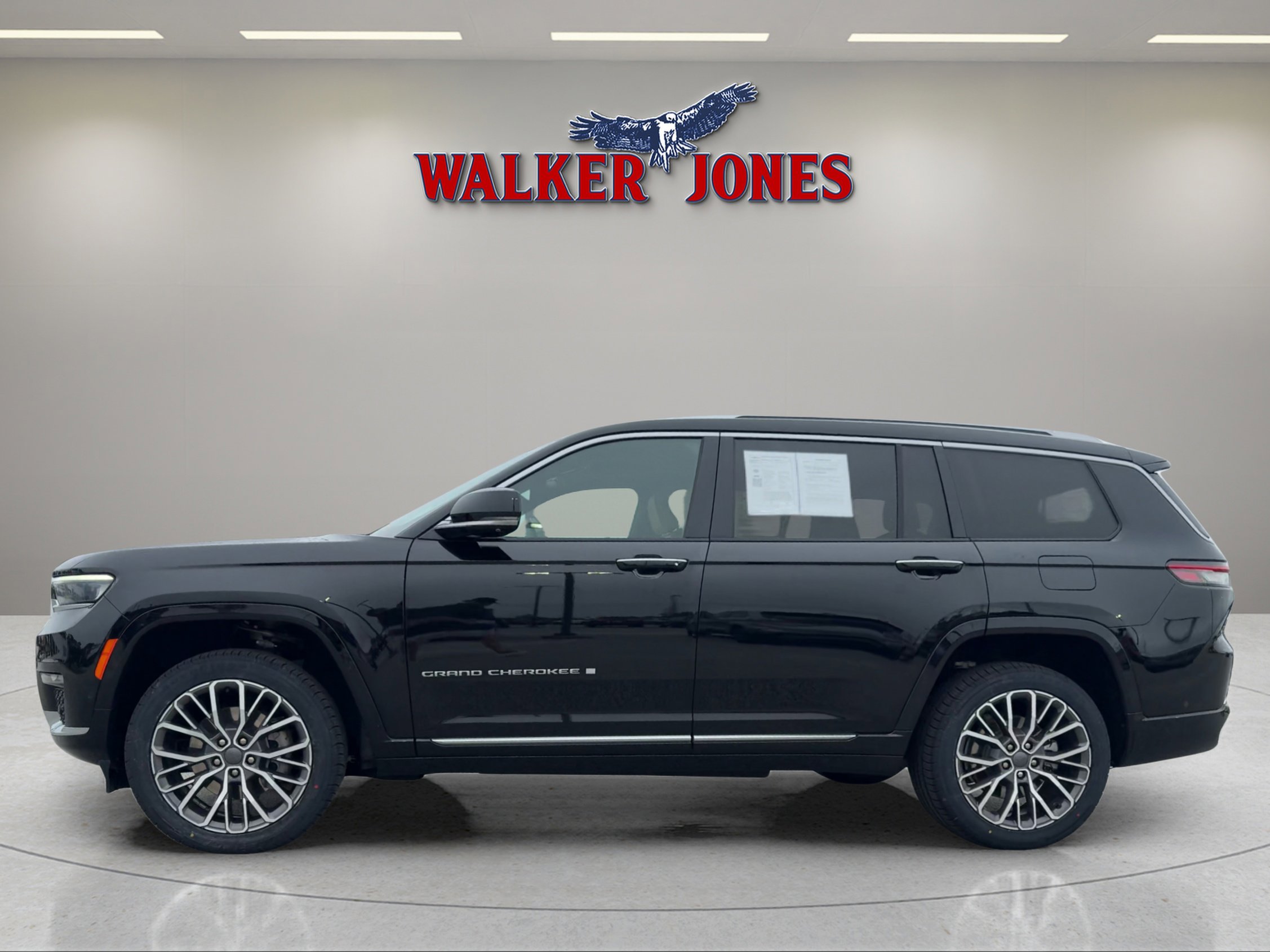 2021 Jeep Grand Cherokee L Summit Reserve photo 3