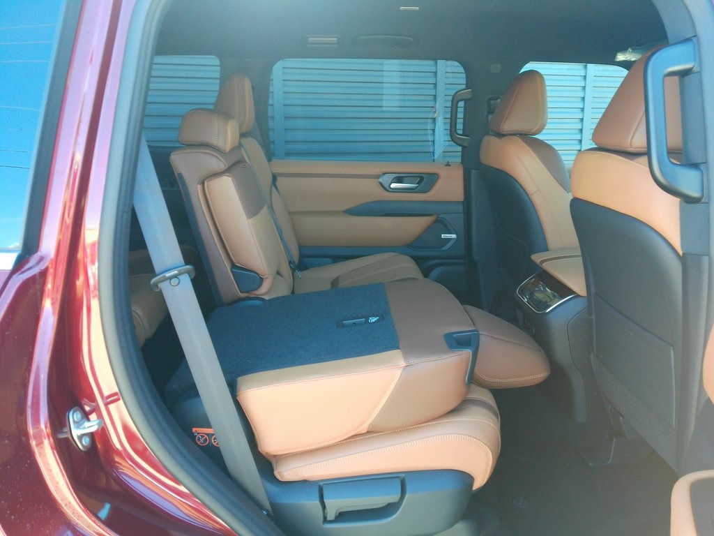 2025 Nissan Armada SL photo 16
