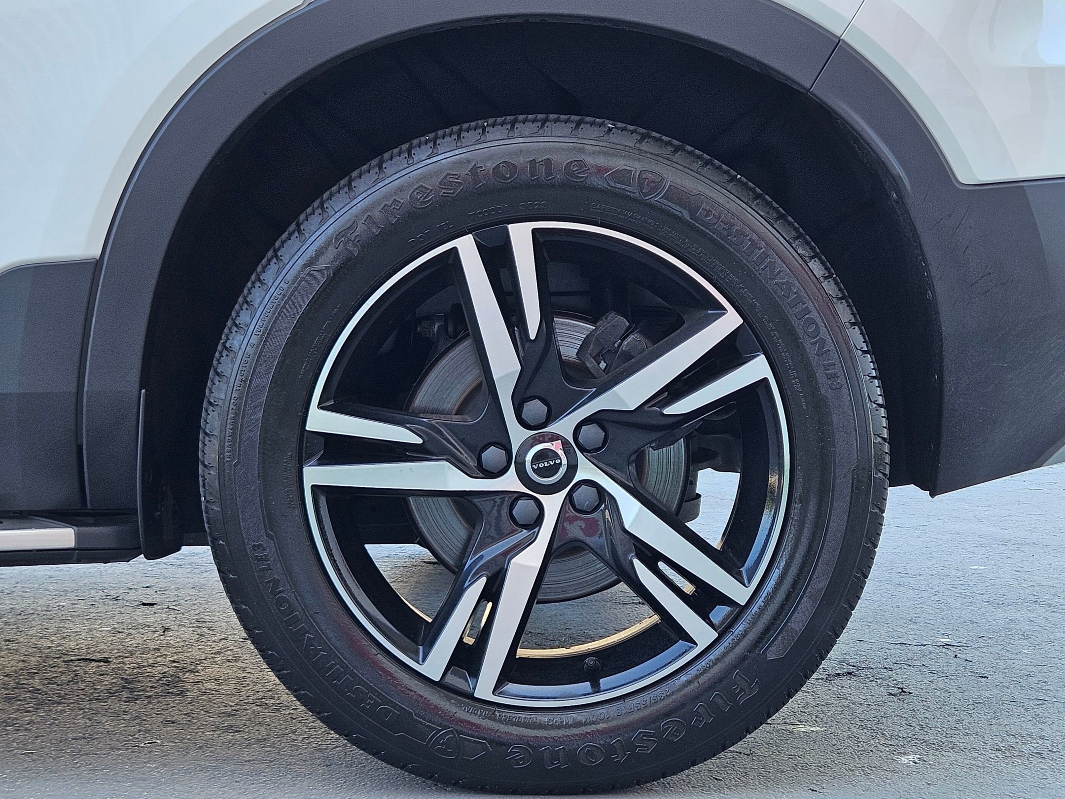 2023 Volvo XC40 Core photo 27