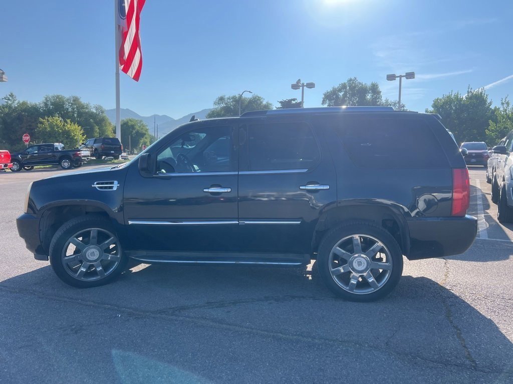 2007 Cadillac Escalade Base photo 3