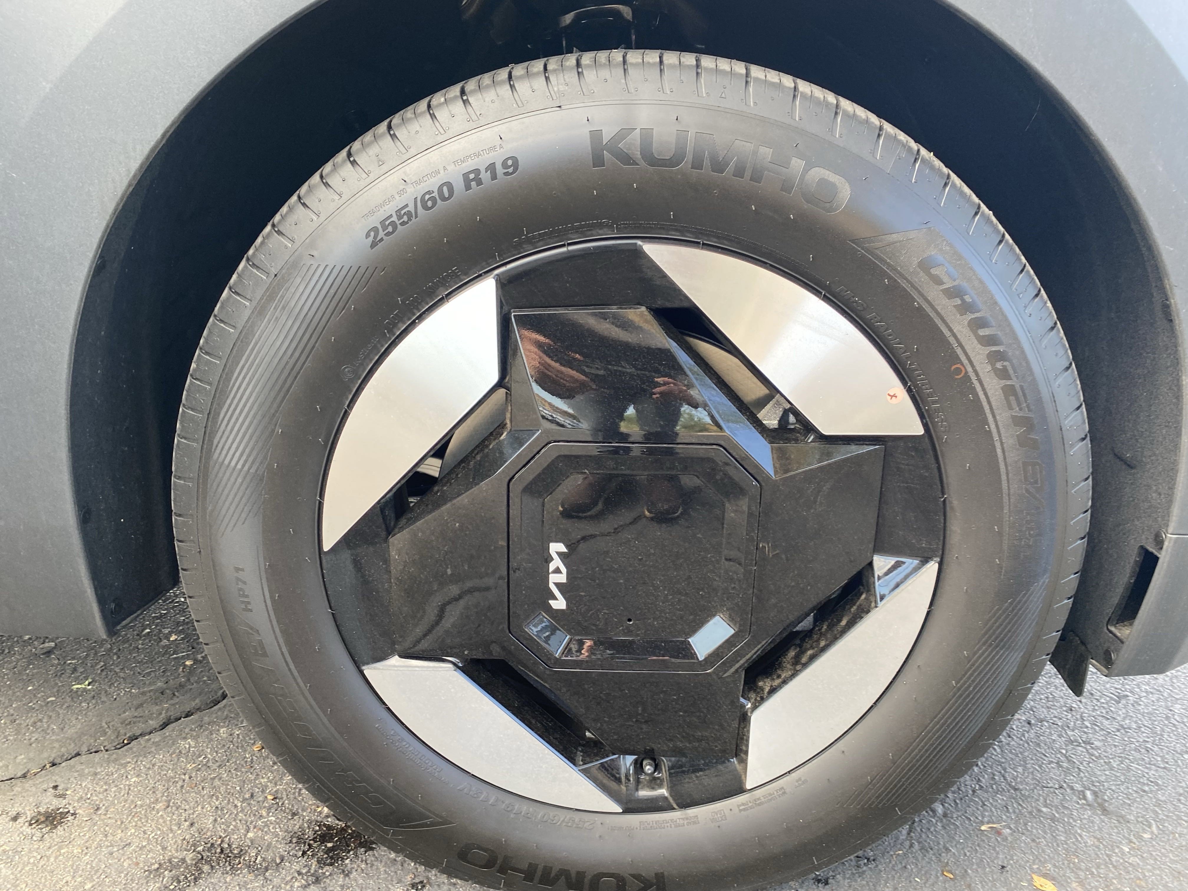 2026 Kia EV9 Wind AWD photo 2