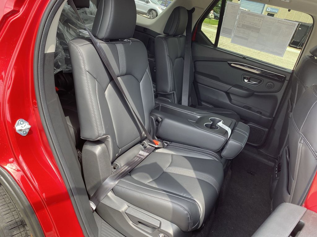 2025 Honda Pilot Touring photo 30