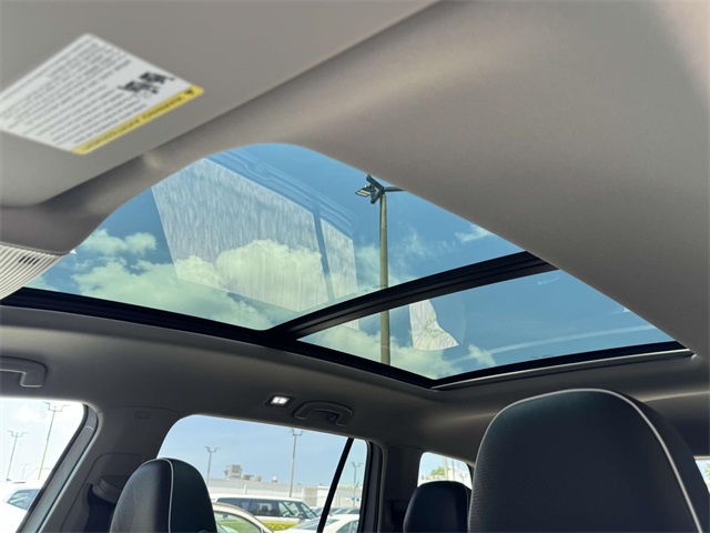 2025 Volkswagen Atlas SEL Premium R-Line photo 4