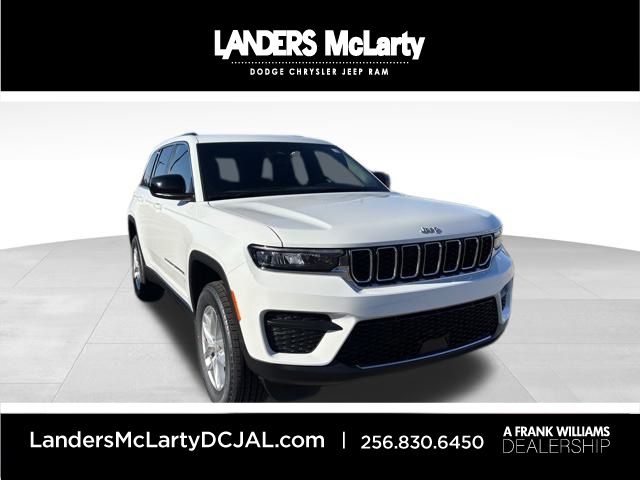 2025 Jeep Grand Cherokee Laredo's photo