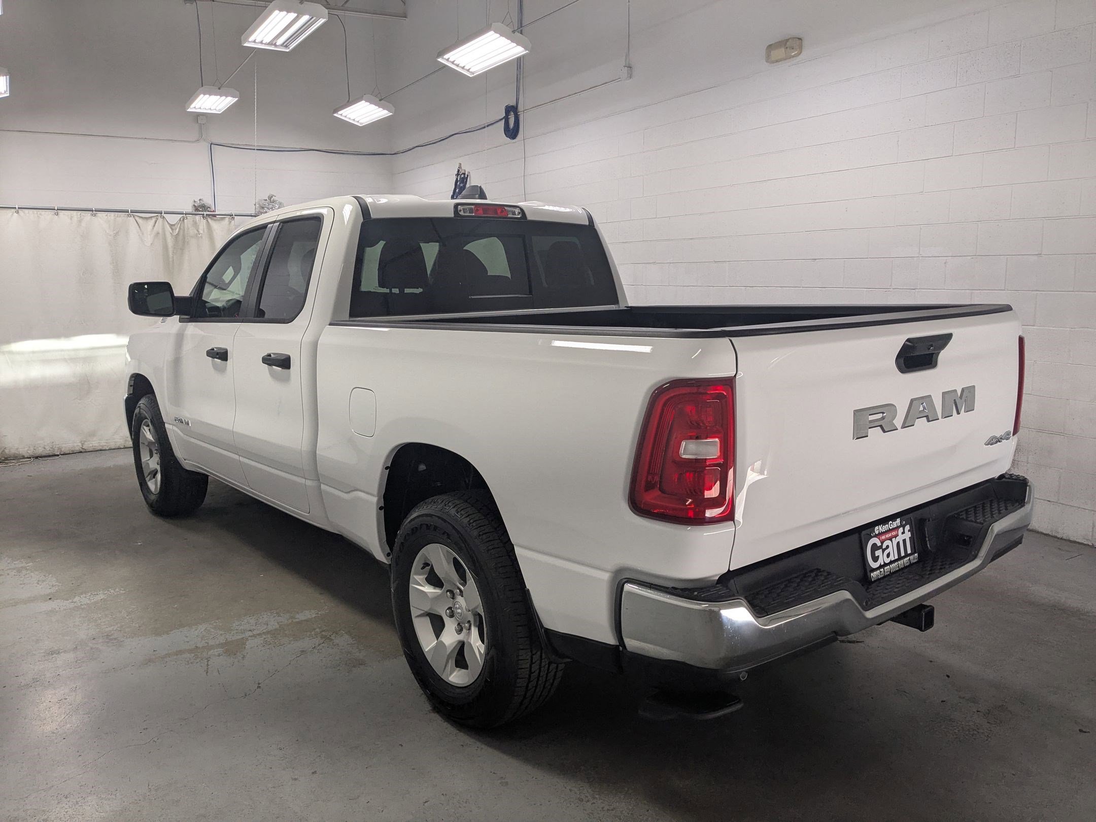 2025 Ram 1500 Tradesman photo 5