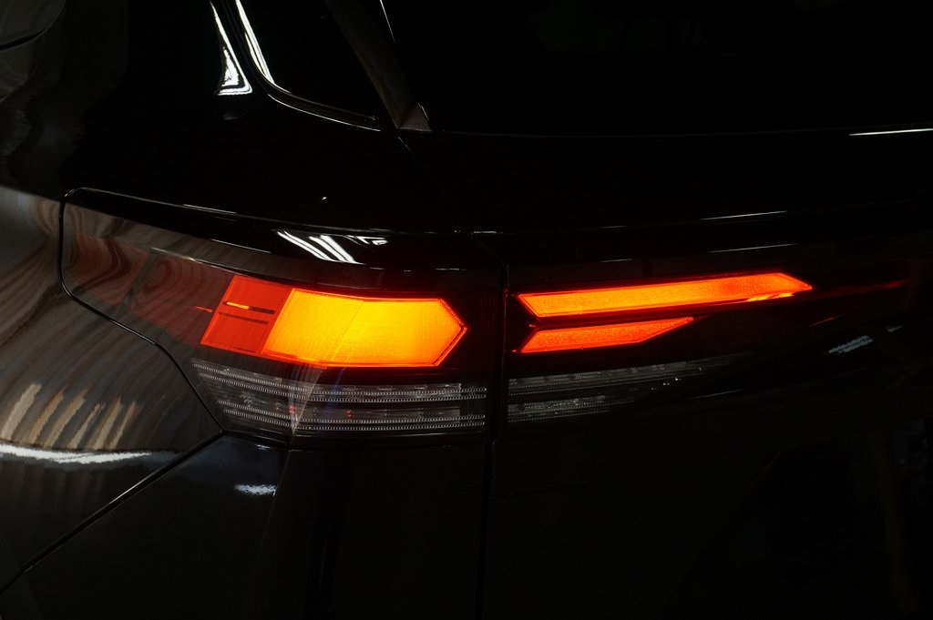 2025 Volkswagen Tiguan SE R-Line Black photo 27