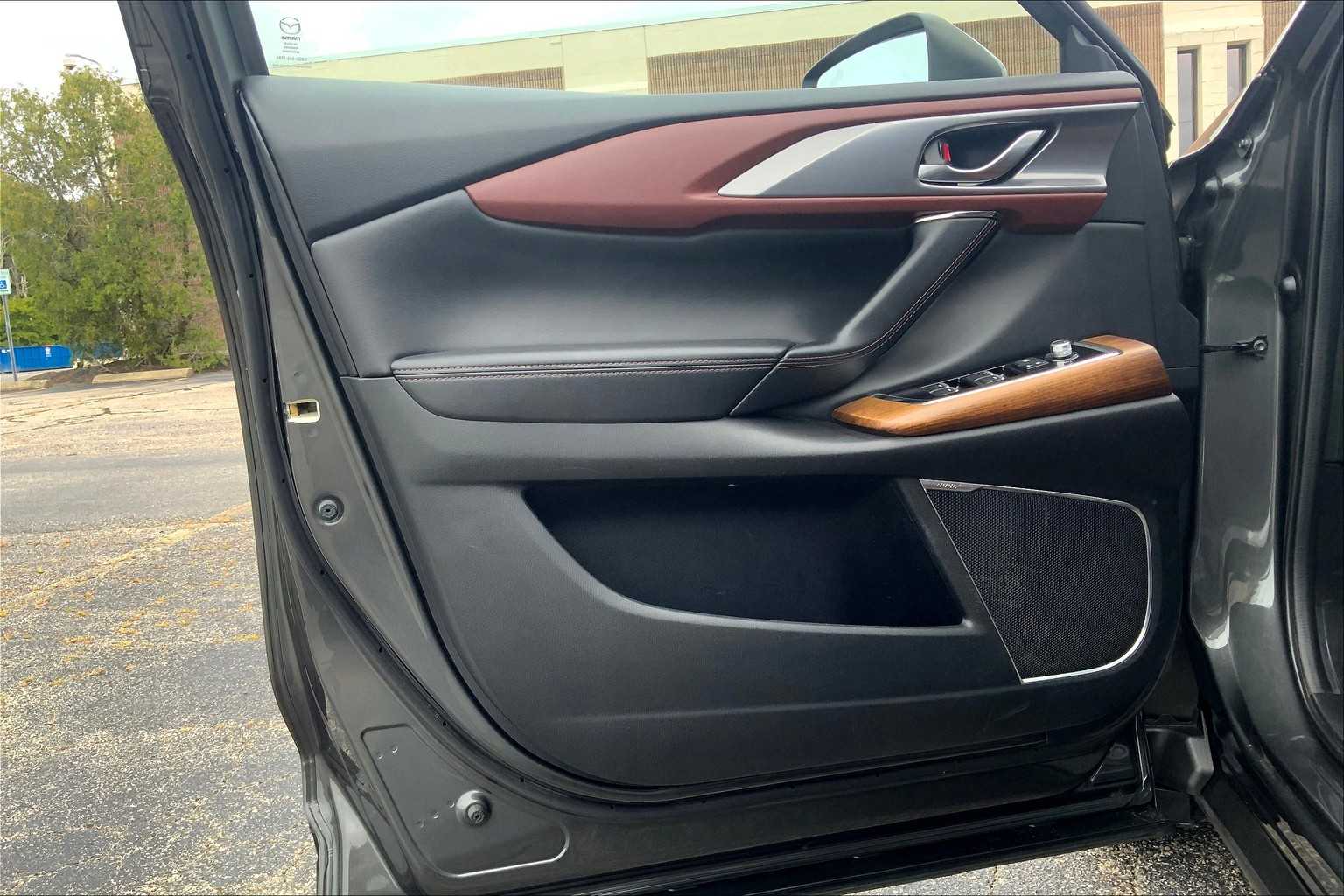 2016 Mazda CX-9 Signature photo 21