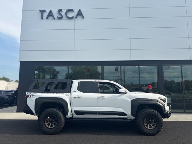 2024 Toyota Tacoma SR5 photo 2