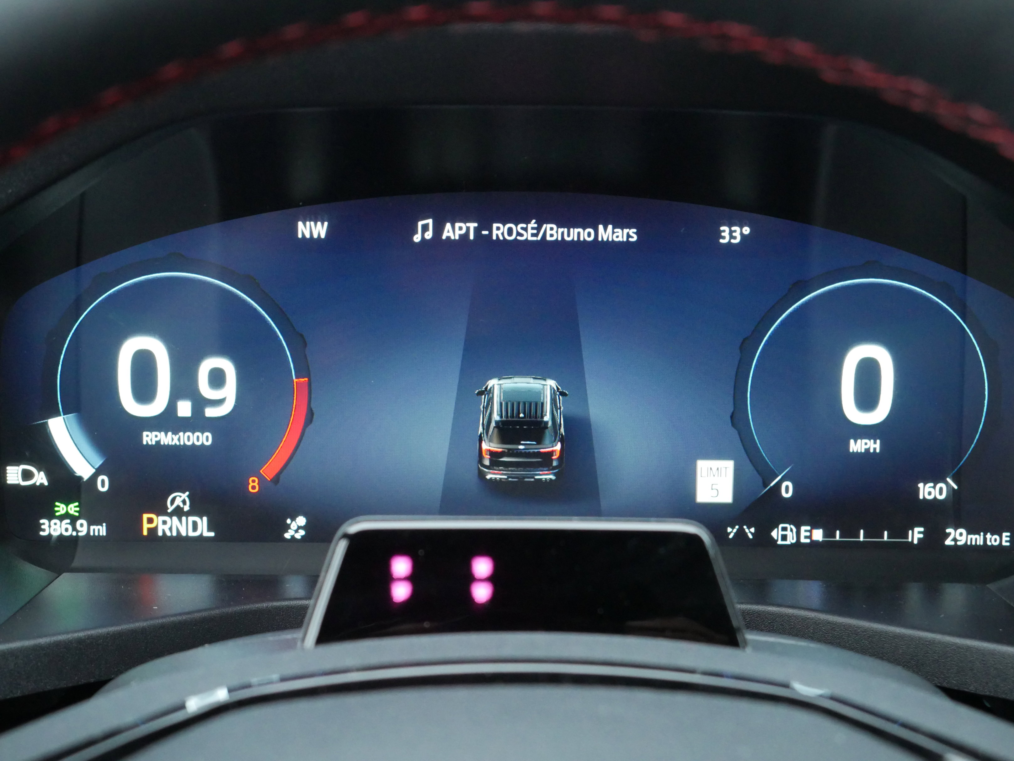 2025 Ford Explorer ST-Line photo 4