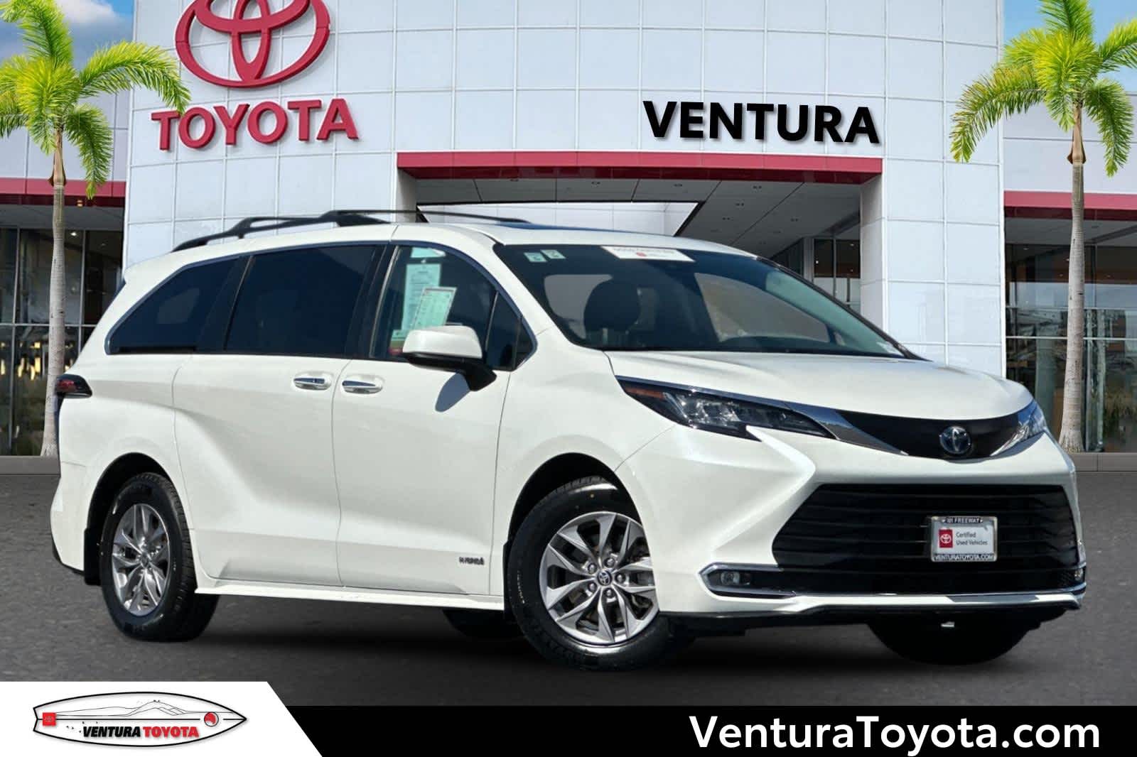 2021 Toyota Sienna XLE's photo
