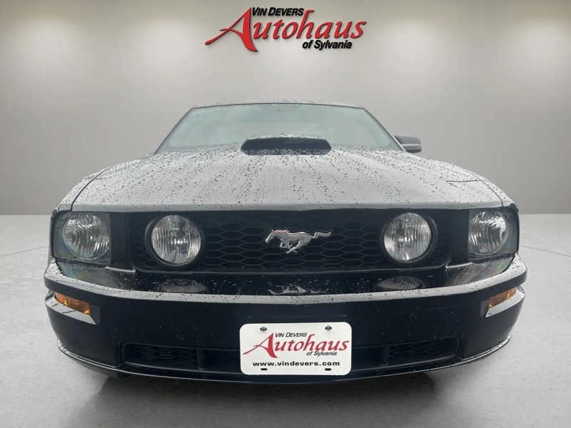 2007 Ford Mustang GT Deluxe photo 2