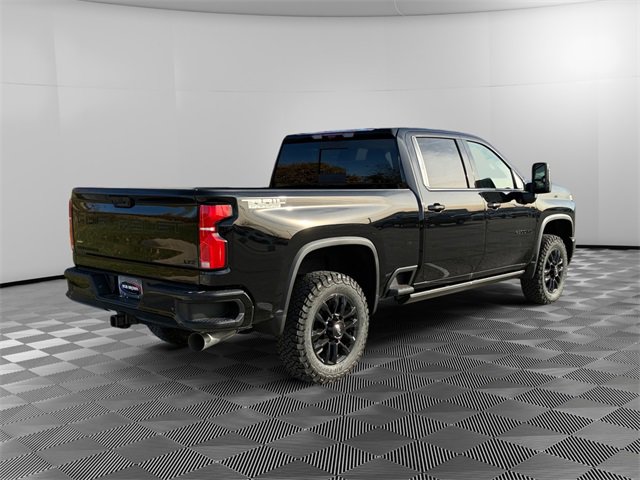 2026 Chevrolet Silverado 2500HD LTZ photo 3