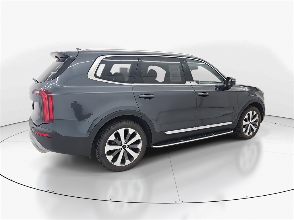 2022 Kia Telluride EX photo 2