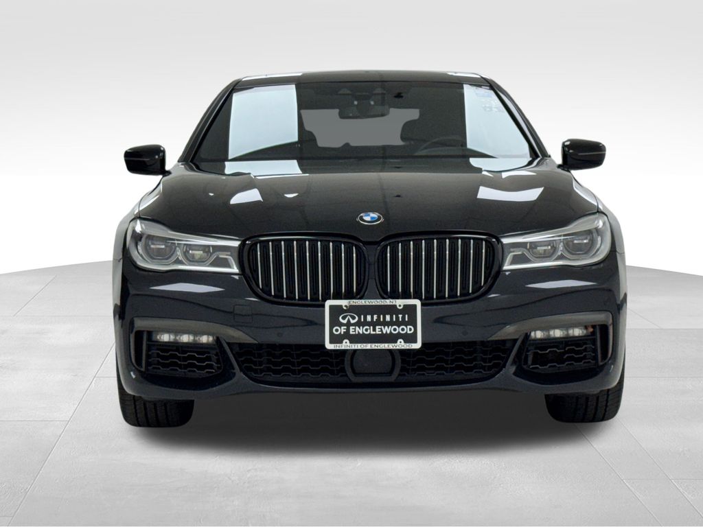 2019 Bmw 750i / B7 xDrive Sedan photo 3