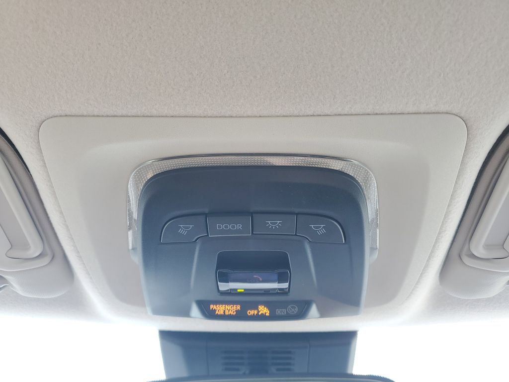 2025 Toyota Corolla LE photo 25