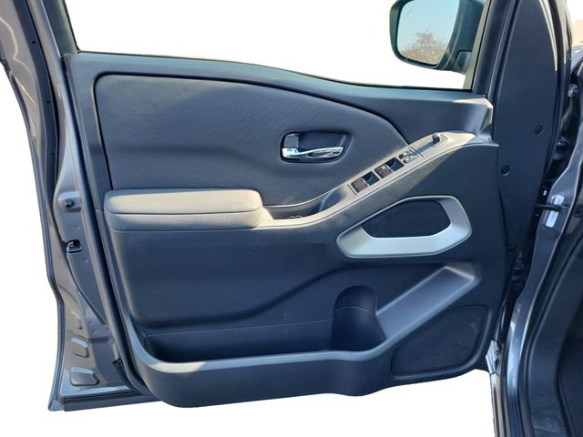 2023 Nissan Frontier SV photo 9