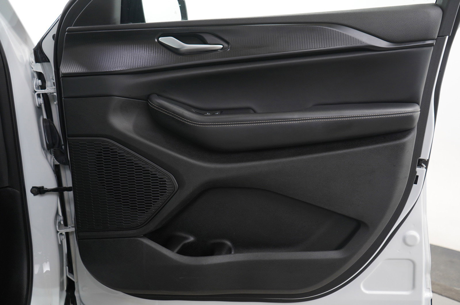 2023 Jeep Grand Cherokee Altitude photo 9